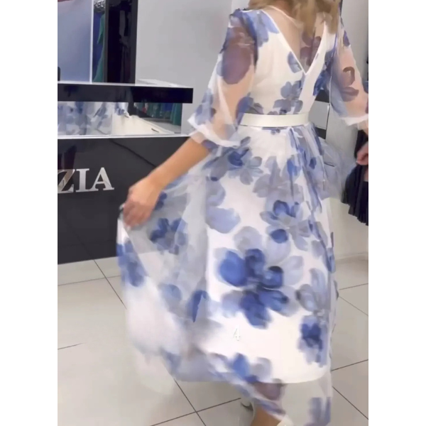Elegantiška ir kokybiška laisvo kritimo gėlėta suknelė