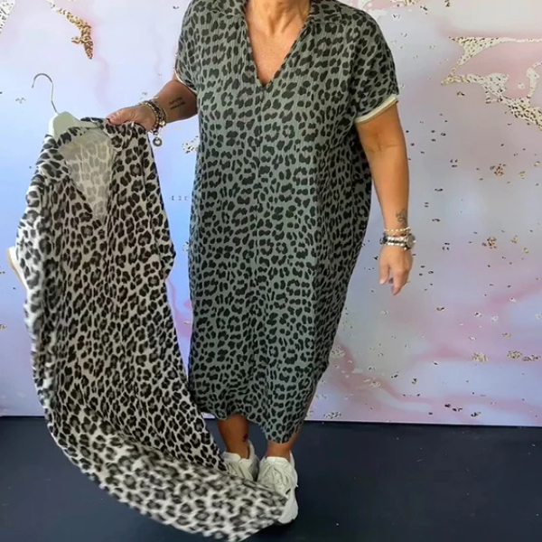Išskirtinė suknelė trumpomis rankovėmis su leopardo raštu