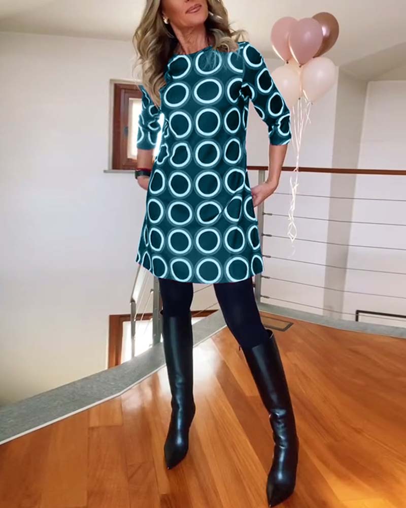 Išskirtinio dizaino elegantiška suknelė