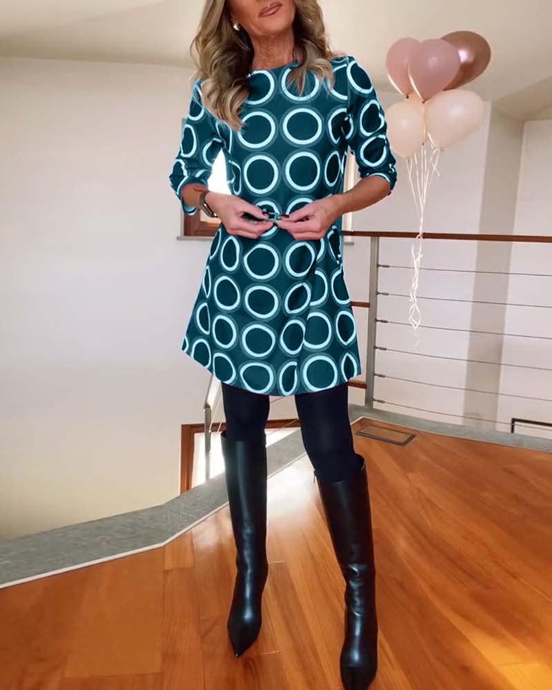 Išskirtinio dizaino elegantiška suknelė