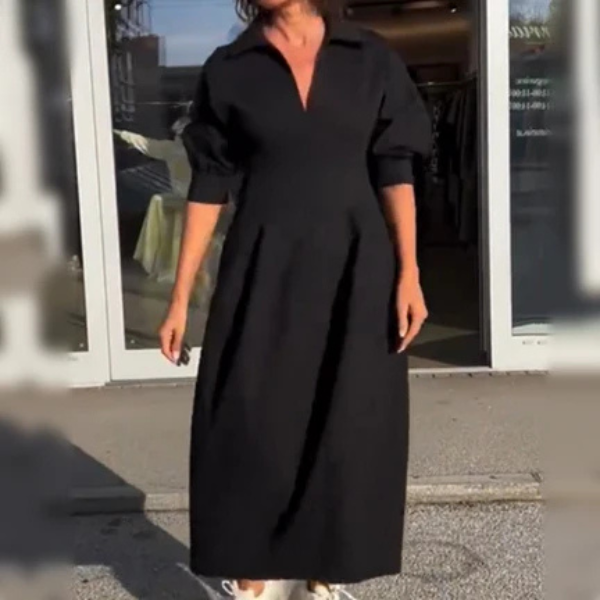 Patogi suknelė su kišenėmis ir V formos iškirpte