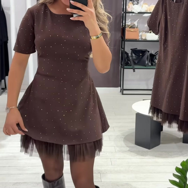 Elegantiška suknelė su žėrinčiu blizgučių raštu