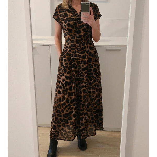 Elegantiška suknelė su leopardo raštu