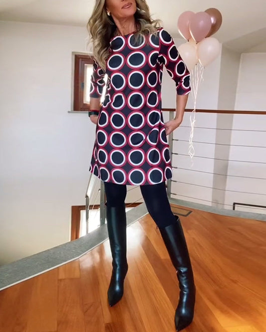 Išskirtinio dizaino elegantiška suknelė