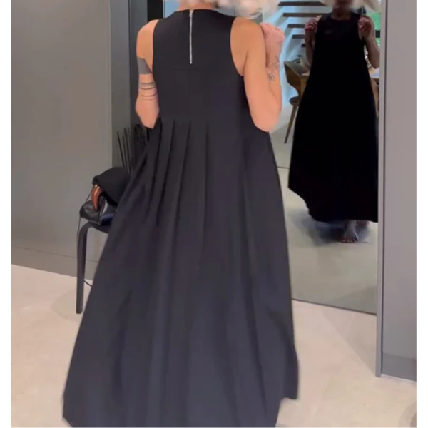 Elegantiška suknelė atvirais pečiais su klostėmis