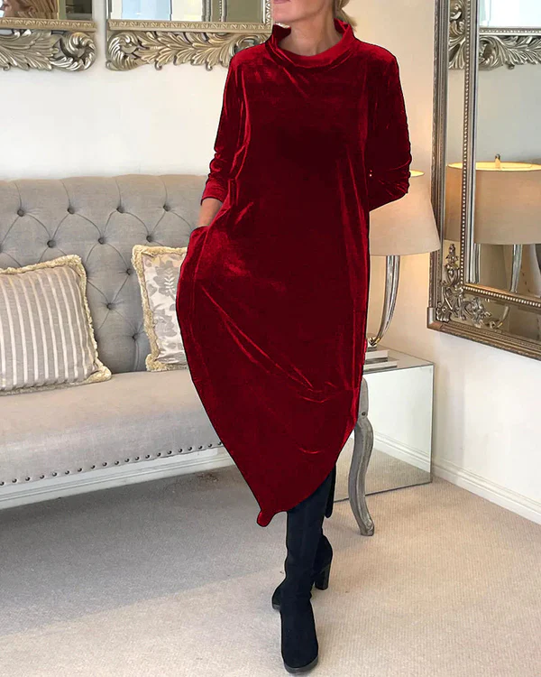 Patogi ir elegantiška veliūrinė suknelė