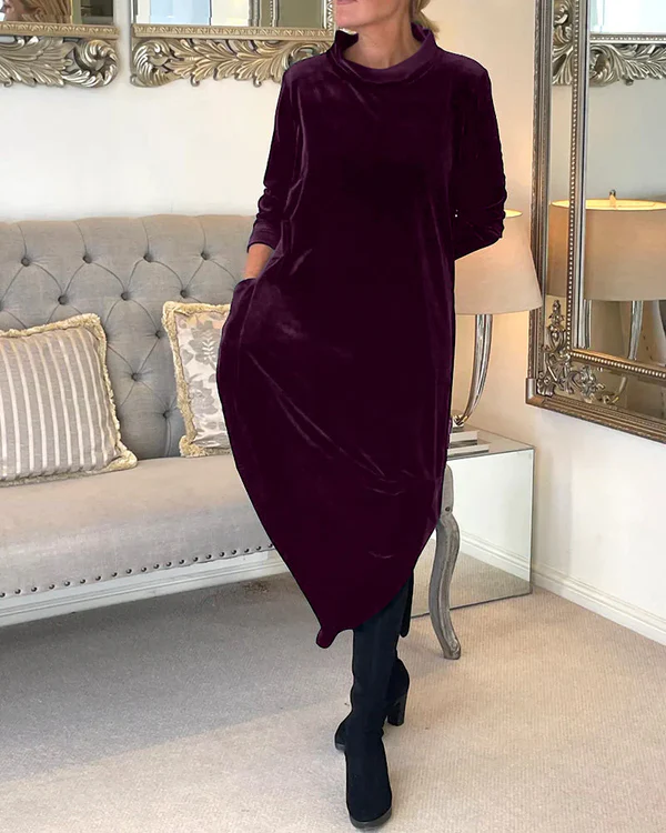 Patogi ir elegantiška veliūrinė suknelė
