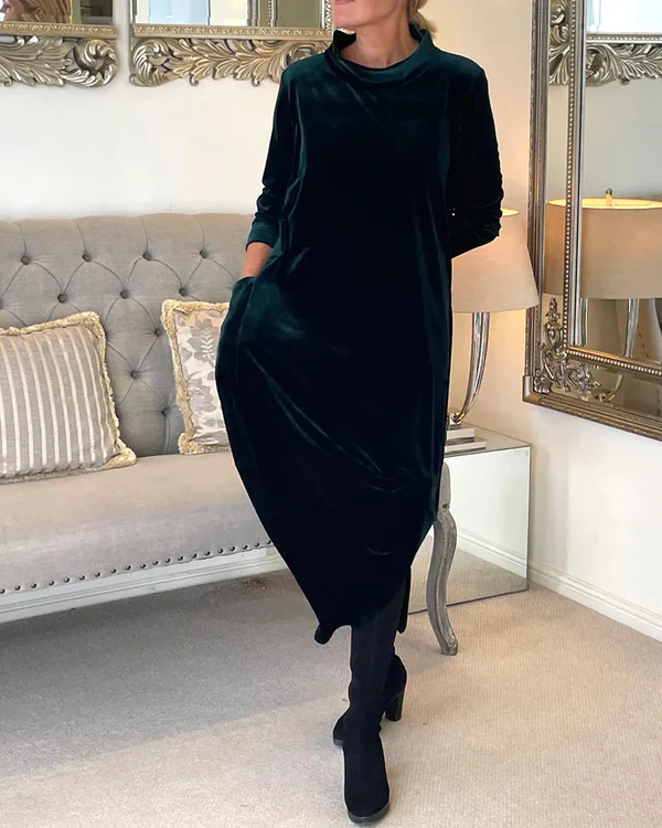 Patogi ir elegantiška veliūrinė suknelė